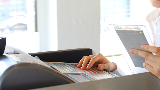 レジの横やお店の出入り口などお子さまの目の付きそうな場所や必ず通る場所に設置するのがおすすめ